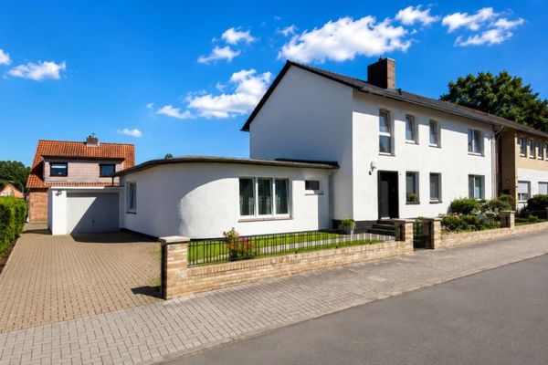 Investissement locatif attractif avec trois logements – modernisé, entièrement loué et immédiatement rentable