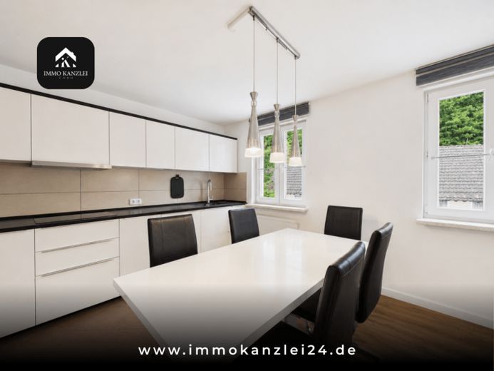 Wohnkomfort in Hornberg: 3 Zimmer, Balkon und helle Räume – फोटो 1