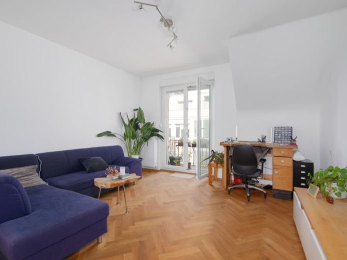 Stilvolle 2,5-Zimmer-Altbauwohnung mit hochwertiger Ausstattung und Ausbaureserve im DG! – फोटो 1