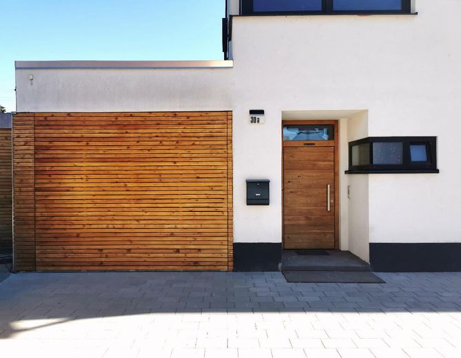 Familienhaus am Bach – Hauseingang