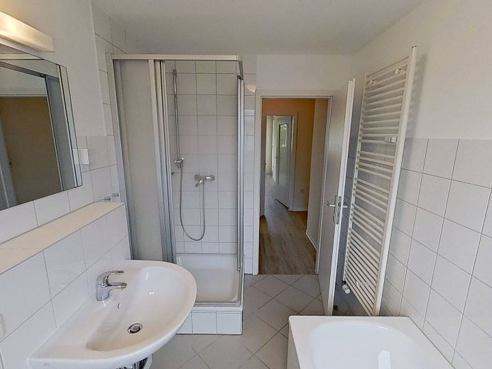 La vostra nuova casa: accogliente appartamento di 3 locali con BALCONE e molto comfort – Ansicht II: Bad
