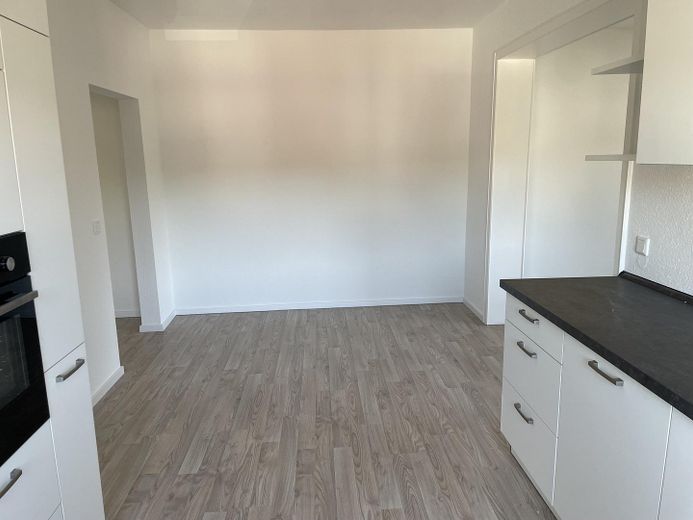 Frisch renovierte 2-Zimmer-Wohnung für 1-2 Personen, Balkon, Einbauküche, ca. 61 m², Lünen-Wethmar – Essbereich