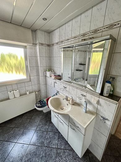 Achtung Preisalarm... Wunderschönes Einfamilien o. Zweifamilien / Mehrgenerrationenhaus – Badezimmer