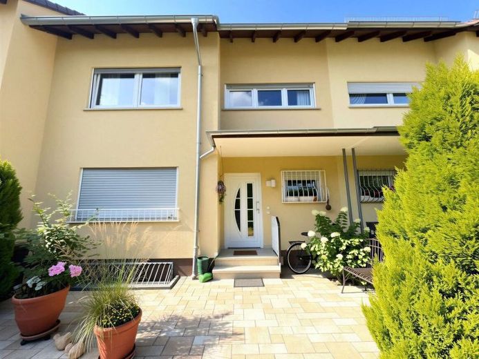 Dom szeregowy w Obertshausen, bez prowizji, na sprzedaż bezpośrednio od właściciela – Zdjęcie 1