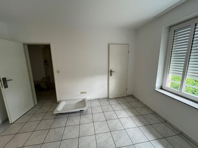 4-Zi-Geschosswohnung, teilmöbeliert mit Dachterrasse – Schlafzimmer