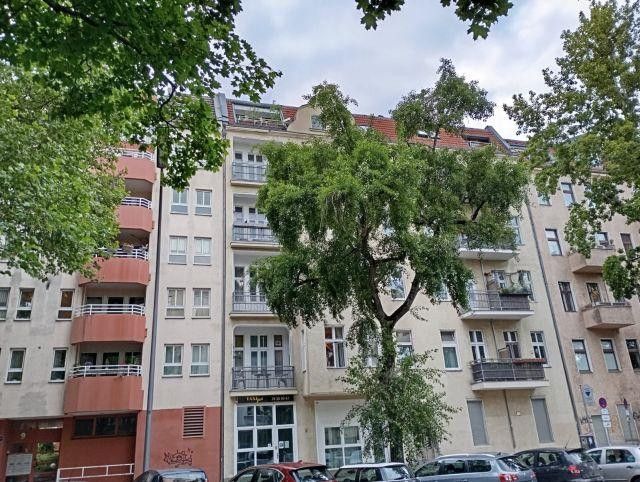 Charmante Altbauwohnung       nahe Schloss Charlottenburg, sofort bezugsfrei, von Privat – Haus