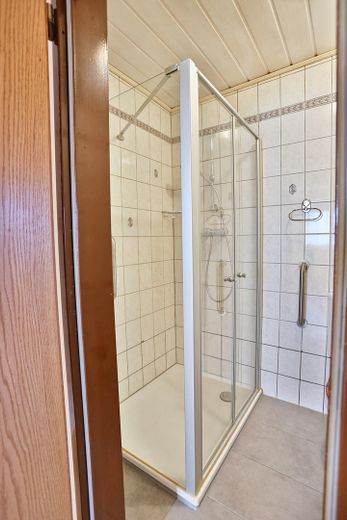 Provisionsfrei ! Großzügiges Mehrgenerationenhaus, Doppelgarage & Anbau in Freigericht – Foto 18