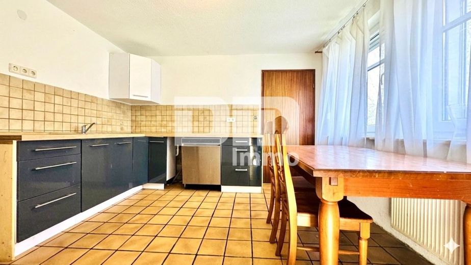 (R)eserviert! Einfamilienhaus am Ortsrand mit großem Grundstück, Carport – EG Wohnküche / Küchenzeile