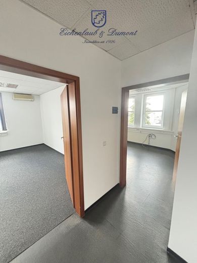 Moderne Bürofläche im Gewerbegebiet Saarlouis-Röderberg – Zugang zu Büros