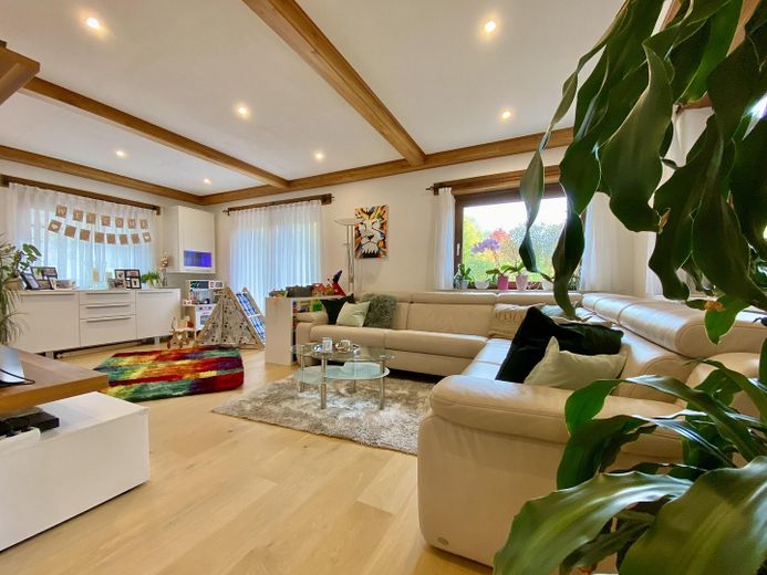 Maison individuelle avec appartement indépendant et vue dégagée *sans commission* – Wohnzimmer