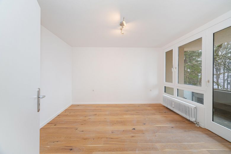 Luminoso y modernizado piso de 3 habitaciones: 2 balcones, completamente modernizado en Múnich-Neubiberg – Foto 16