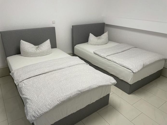 Möbliertes Reihenhaus mit Garten Maximal für 5 Personen Frei ab 01.10.26 – UG " Einzelbetten 