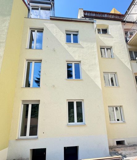 Kernsanierte, helle 3-Zi. Wohnung in Fürth – Hausansicht