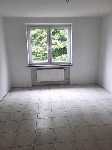 freshly renovated apartment with balcony in well-maintained 6-family/semi-detached house in Dortmund-Sölde – Schlafzimmer