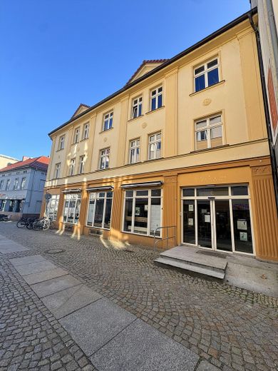 Außen - Schaufensterfront