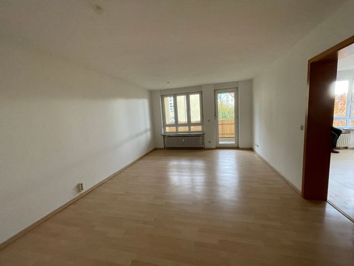 3 Zimmer Wohnung KAPITALANLAGE – Wohnzimmer