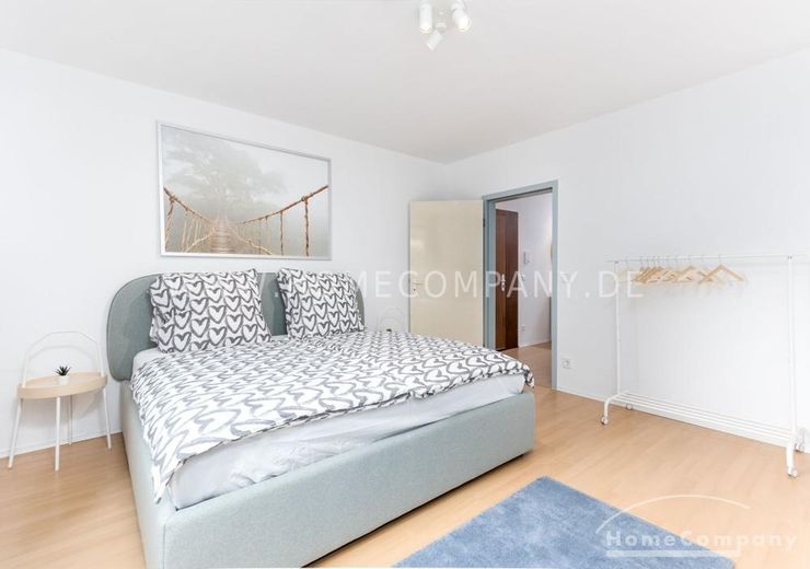 **Helle, großzügige und frisch renovierte 2,5 Zimmer Wohnung mit Balkon** – 977acfb7b990708cd5c4a81ae188198bfc9786a7.jpg