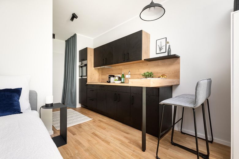 Berlin-Mitte'de özel teraslı modern daire – hemen taşınmaya hazır ve komisyonsuz – Wohnen und Küche