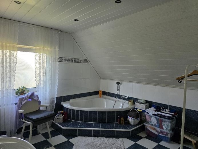 Тихий и очень ухоженный частный дом в центре Бёнена – Eckbadewanne OG