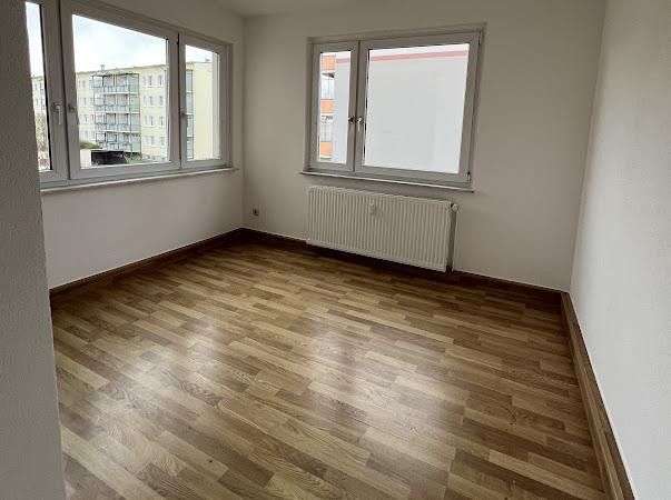 3-Raumwohnung mit PKW-Stellplatz, Küche und Keller – Foto 16