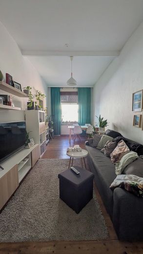KA-West  2 ZKB , ohne Provision, frei 1.9.26 – Wohnzimmer 