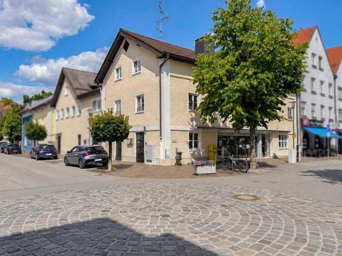 Besondere 4-Zimmer-Wohnung mit offenem Wohnkonzept und Innenhofterrasse – Foto 1