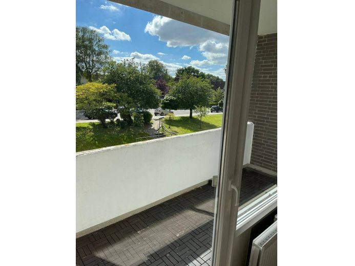 Moderne 3-Zimmer-Wohnung mit BALKON und EINBAUKÜCHE – Balkon