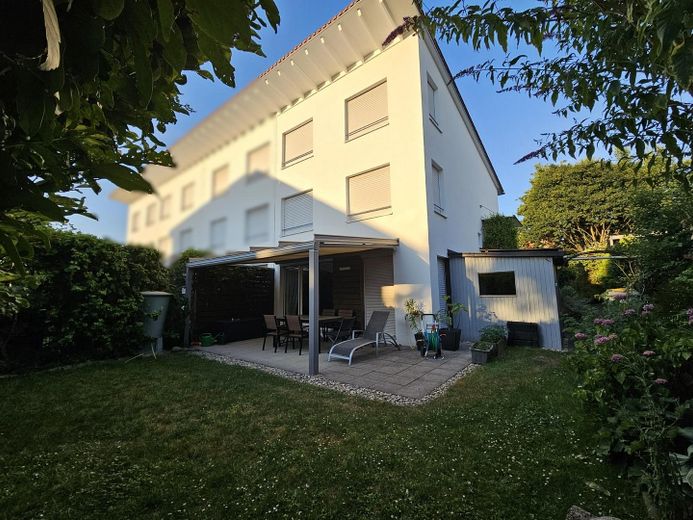 Provisionsfreies Reiheneckhaus in Deizisau: 4 Schlafzimmer, Energie B, sofort frei – Ansicht Haus vom Garten