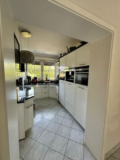 Exklusiver Walmdachbungalow vor den Toren Hamburgs, Bönningstedt, provisionsfrei – Einbauküche