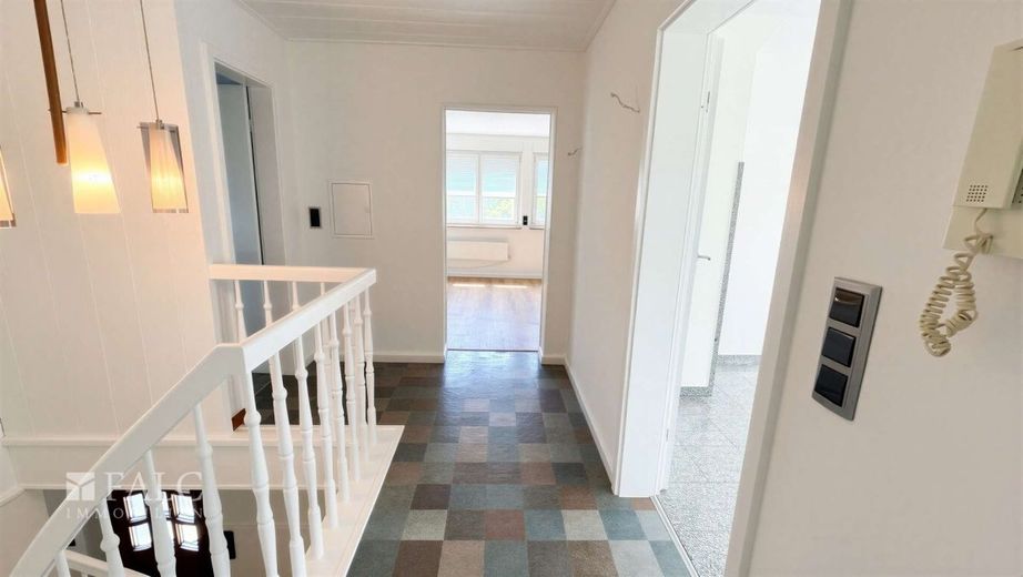 Familientraum in Wuppertal - freistehendes Haus mit Garten – Flur