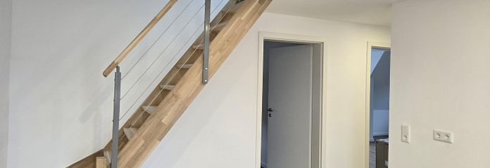 Küche (Blick auf Treppe zu DG)