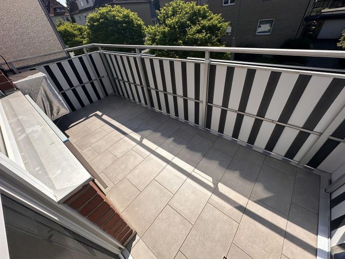 Modernisierte 4-Zimmer-Eigentumswohnung – Balkon