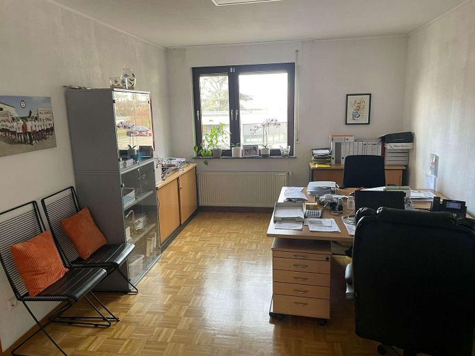 Büro (1. OG)