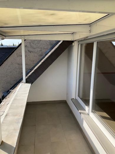 Gemütliche Dachgeschosswohnung in Ko-Metternich, provisionsfrei, mit Balkon und Garage – Balkon