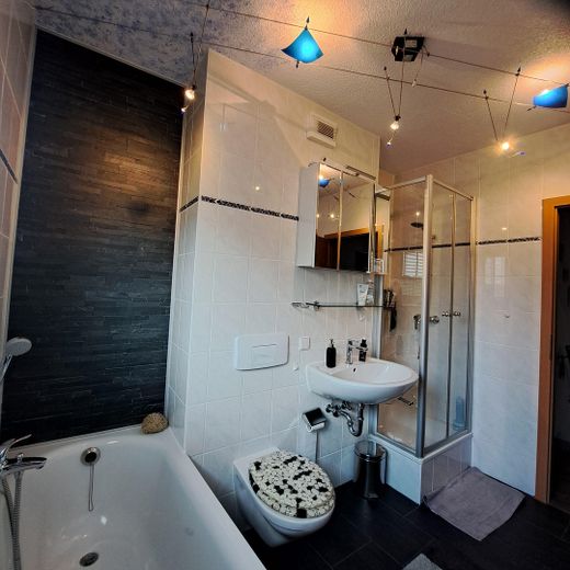 ADOSADO DOBLE TOP de 125 m², hasta 6 habitaciones, SIN comisión – Bad