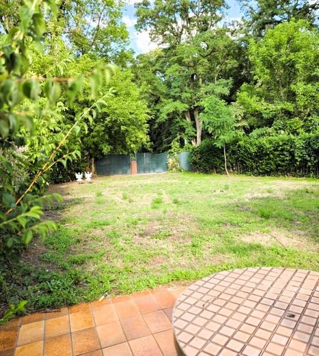 Mehrgenerationenhaus 371 m², Waldidyll am Flughafensee + Aufstockungspotenzial um 155 m² – Garten am Wald