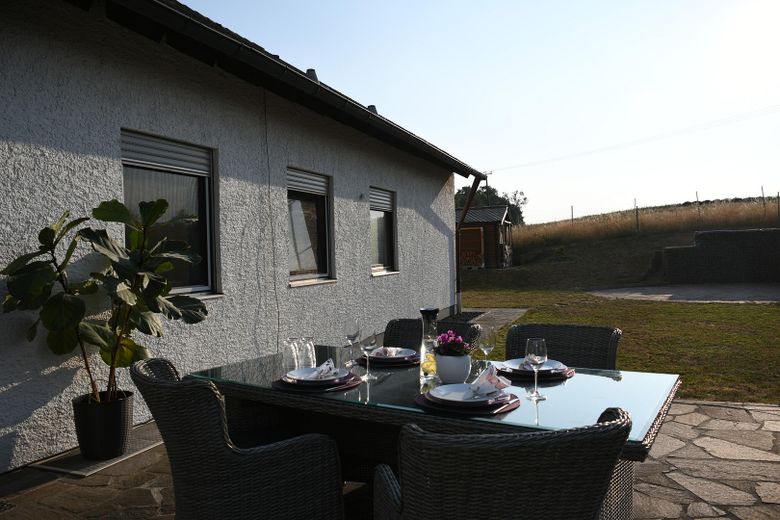 Großzügiges Einfamilienhaus in Ortsrandlage – 207 m² Wohnfläche auf 1.260 m² Grundstück – 27 Nordterrasse am Haus