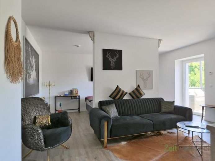 (EF1263_M) Magdeburg: Irxleben, möbliertes Luxusapartment im Hochparterre mit Aufzug, Balkon und PKW-Stellplatz – फोटो 1