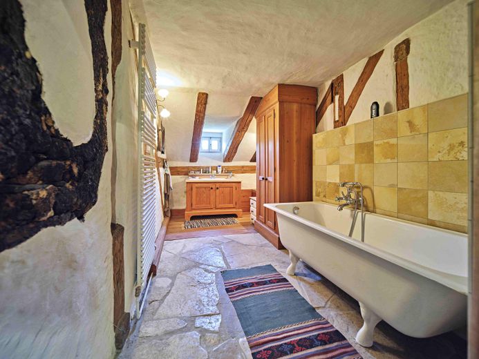 Haus, denkmalgeschützt in Eichstätt, ruhige Lage und doch zentral – Bad 1. OG