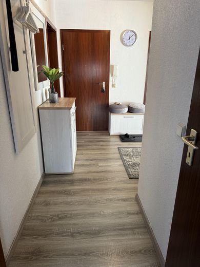 Großzügige 3-Zimmer-Erdgeschosswohnung in Eisenberg – Foto 3