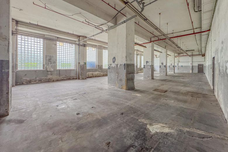 ALMACÉN – 460 m² – TRANSITABLE – ¡IDEAL PARA EMPRESAS ARTESANALES! – PLAZA OPCIONAL – SERVICIO DE SEGURIDAD – Lagerfläche - 460 m² - Foto 4
