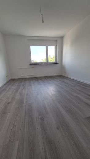 Piso reformado de 3 habitaciones con balcón y cocina equipada – Foto 4