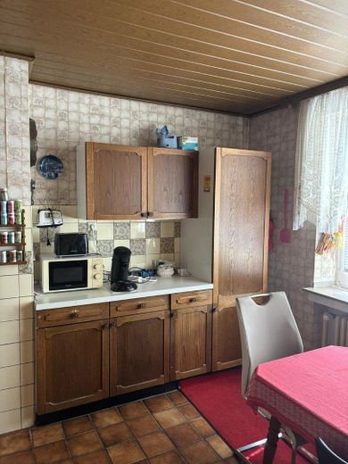 House with large plot in Wassenberg - plenty of potential for craftsmen – Küche 