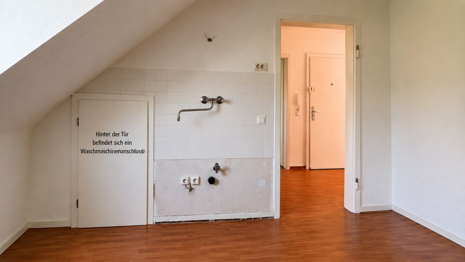 Keyifli 42 m² – merkezi konumda 2 odalı çatı katı dairesi – Küche