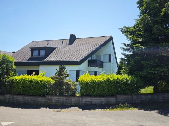 Gepflegtes 1-2 Fam. Haus mit viel Platz – Foto 1