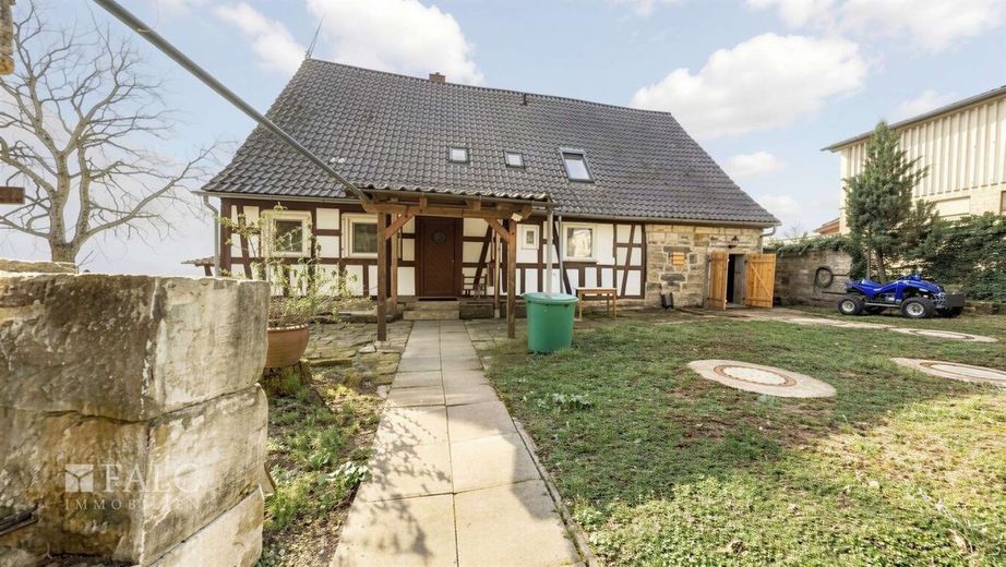Charmantes Anwesen in einzigartiger Lage sucht Liebhaber! - FALC Immobilien Öhringen – Zugang Haus