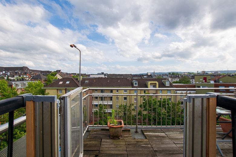 Exklusive Dachgeschosswohnung mit Dachterrasse, Empore und Altbaucharme – Foto 16