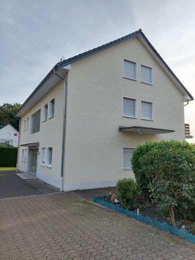 Bellissimo appartamento arredato completamente con 2 locali e giardino a Overath - Steinenbrück – Hausansicht