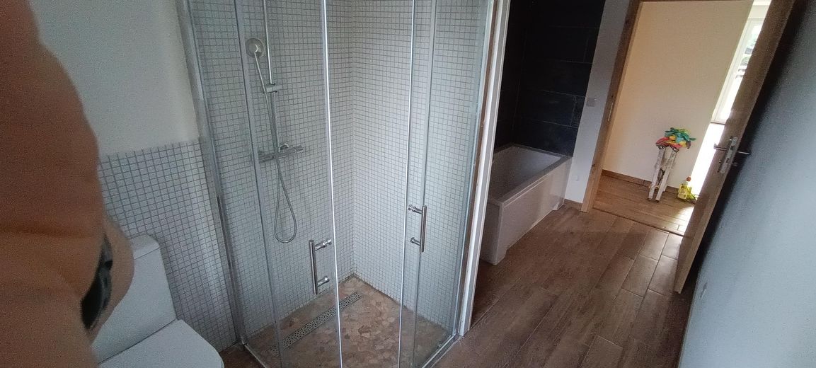 Badezimmer 1 Dusche