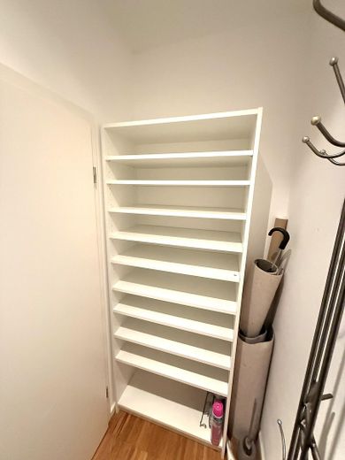 Möblierte, großzügige 2 Zimmer-Wohnung, WG-geeignet, Innenstadt, Südbalkon – Wirtschaftsraum